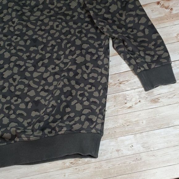 Sarah’s Day x White Fox Boutique | SDX WFA Crewneck Team Camo Sweatshirt S - Picture 12 of 14